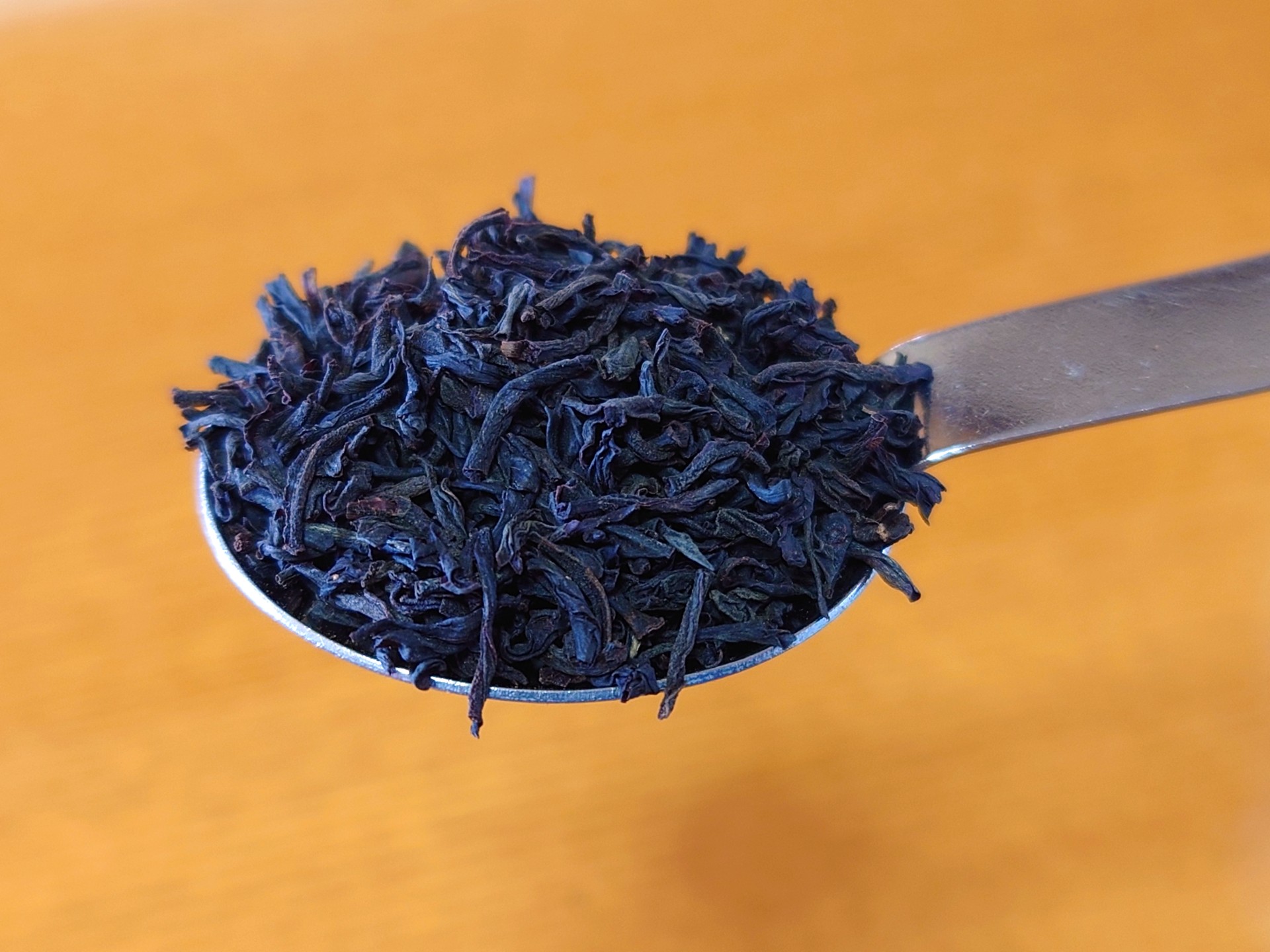 サバラガムワ フラワリー ブロークン オレンジ ペコ